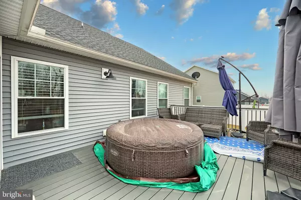 New Oxford, PA 17350,141 OXFORD BLVD