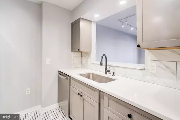 Washington, DC 20007,2111 WISCONSIN AVE NW #302