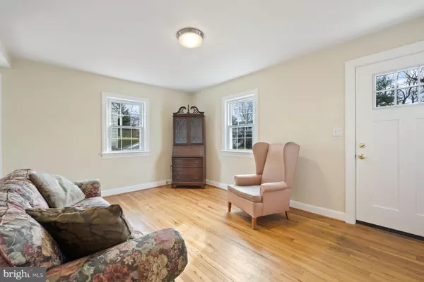 Rockville, MD 20850,527 BEALL AVE