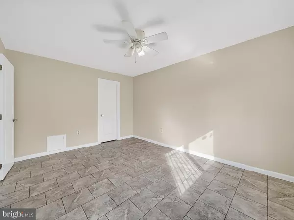 Washington, DC 20020,3111 NAYLOR RD SE #104