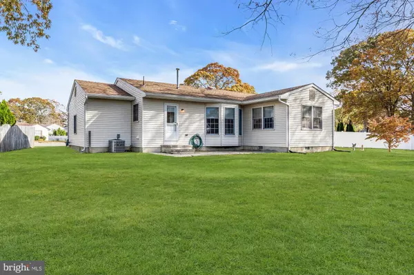 Lanoka Harbor, NJ 08734,704 OAK CT