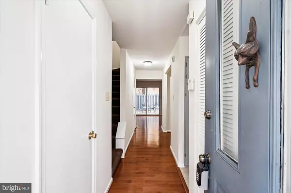 Columbia, MD 21045,5822 HUMBLEBEE RD