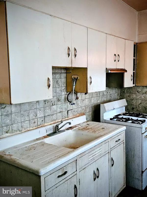 Philadelphia, PA 19145,2028 MOORE ST