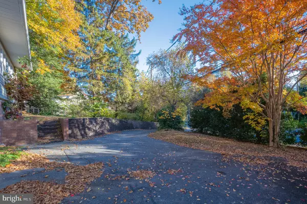 Bethesda, MD 20816,5715 MASSACHUSETTS