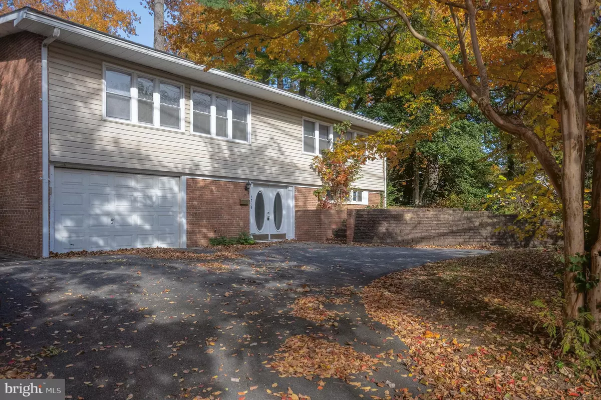 Bethesda, MD 20816,5715 MASSACHUSETTS