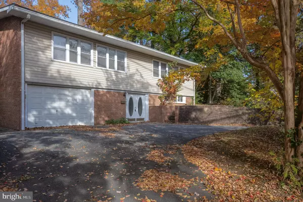 Bethesda, MD 20816,5715 MASSACHUSETTS