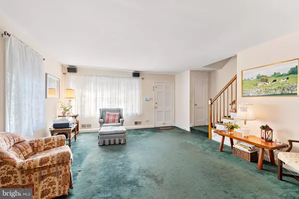 Towson, MD 21204,8 WINTHROP CT