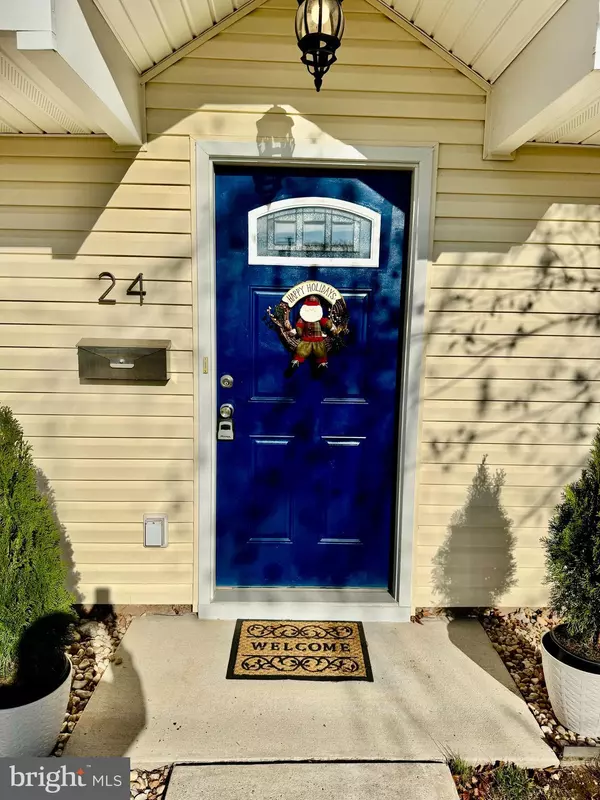 Levittown, PA 19055,24 ROBIN HILL LN