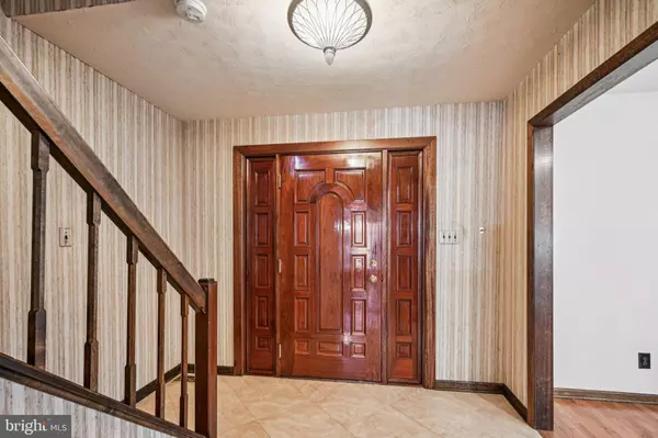 Marlton, NJ 08053,13 CHELSEA CT