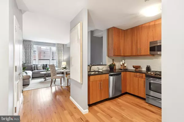 Philadelphia, PA 19102,1425 LOCUST ST #4F