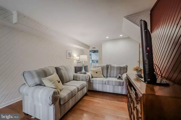 Newark, DE 19711,108 CASHO MILL RD