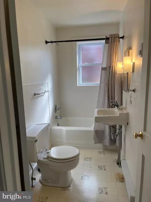 Ronks, PA 17572,2802 E LINCOLN HWY #1ST FLR REAR