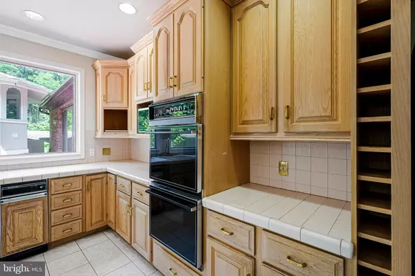 Springfield, VA 22152,8652 TUTTLE RD