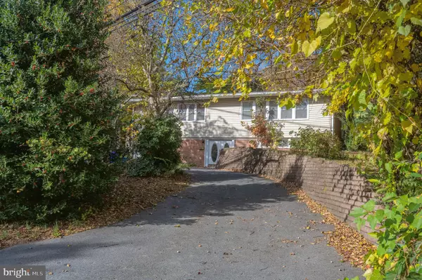 Bethesda, MD 20816,5715 MASSACHUSETTS AVE
