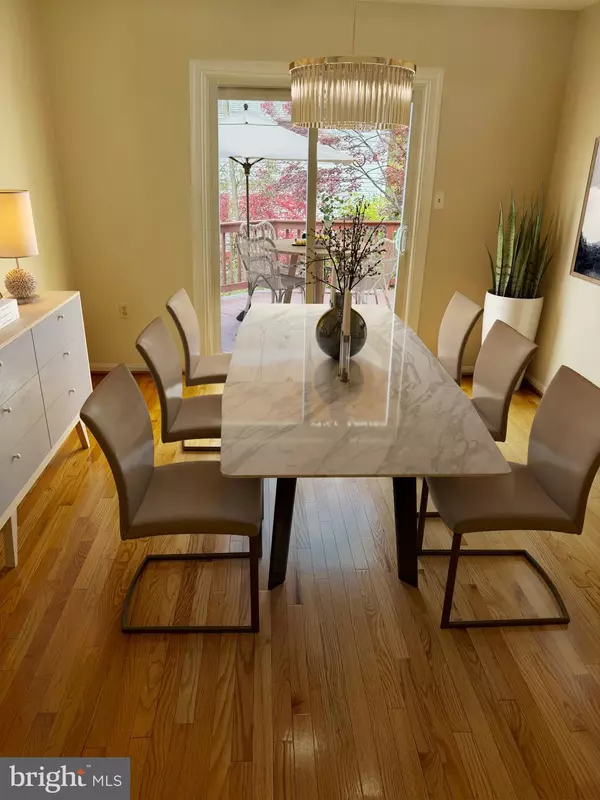 Silver Spring, MD 20910,725 TWIN HOLLY LN