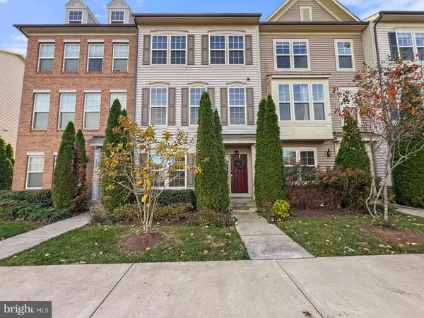 8942 DAHLGREN RIDGE RD, Manassas, VA 20111