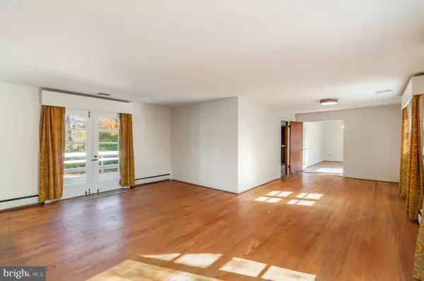 Alexandria, VA 22312,6478 WOODRIDGE RD