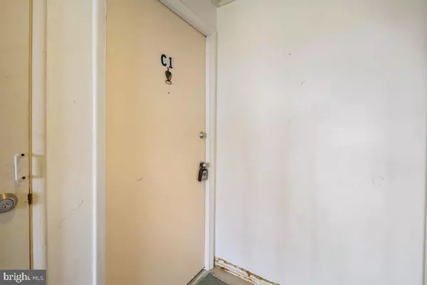 Oxon Hill, MD 20745,557 WILSON BRIDGE DR #C-1