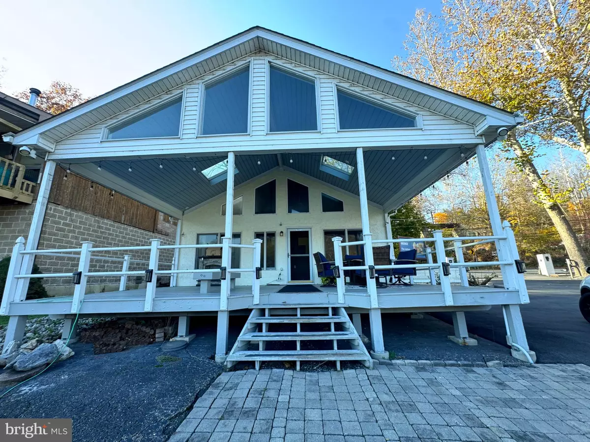 Easton, PA 18040,4305 N DELAWARE DR