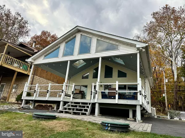 Easton, PA 18040,4305 N DELAWARE DR