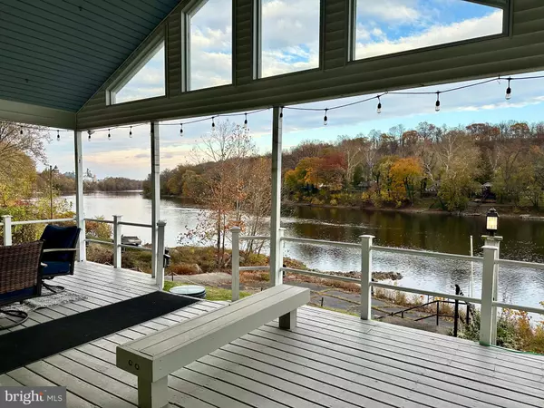 Easton, PA 18040,4305 N DELAWARE DR