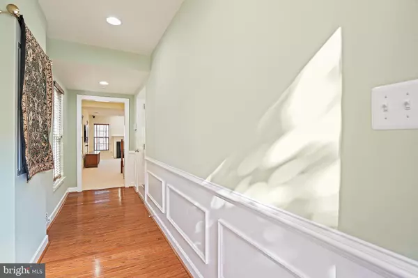 Laurel, MD 20707,7312 ARCHSINE LN