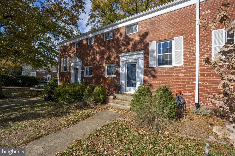 1635 RIPON PL, Alexandria, VA 22302