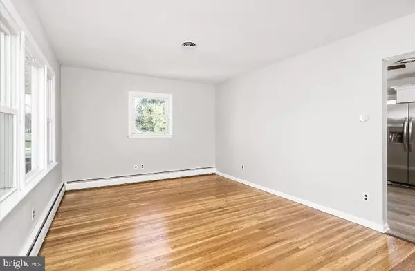 Bellmawr, NJ 08031,288 CREEK RD