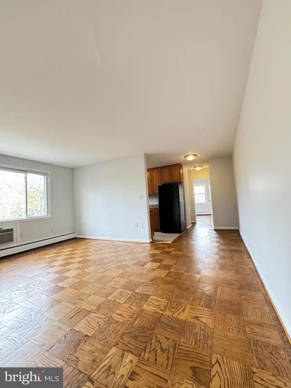 Arlington, VA 22201,945 N BARTON ST