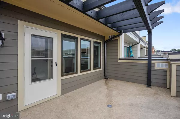 Oxon Hill, MD 20745,520 HARBORVIEW DR