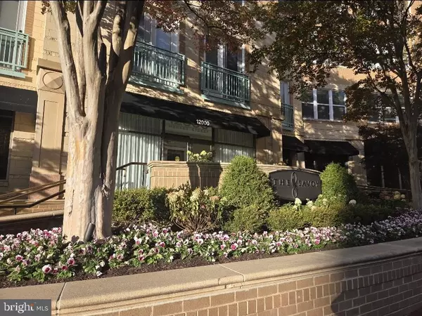 Reston, VA 20190,12000 MARKET ST #114