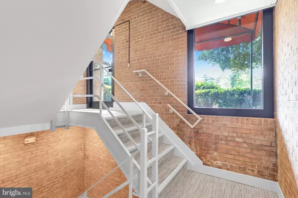 Alexandria, VA 22302,3314 S 28TH ST S #203