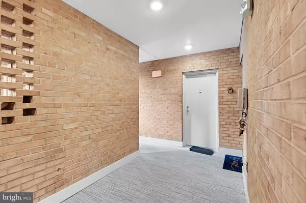 Alexandria, VA 22302,3314 S 28TH ST S #203