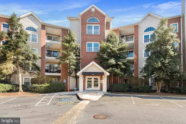 Alexandria, VA 22302,3313 WYNDHAM CIR #4218