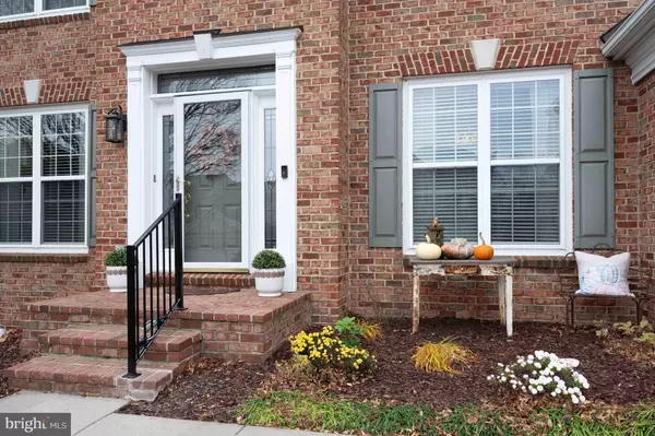 Lorton, VA 22079,8187 DOUGLAS FIR DR