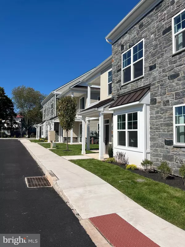 Harleysville, PA 19438,417 ASHA WAY #101