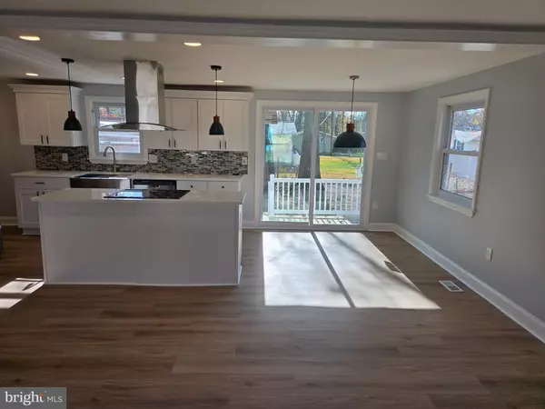 Clayton, NJ 08312,904 PINE AVE