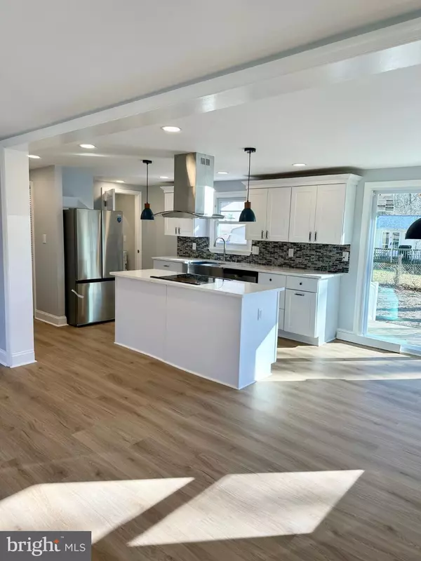 Clayton, NJ 08312,904 PINE AVE