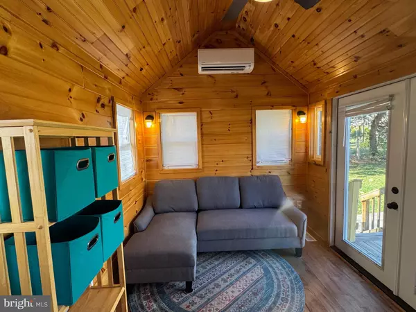 Round Hill, VA 20141,12 W LOUDOUN ST #A