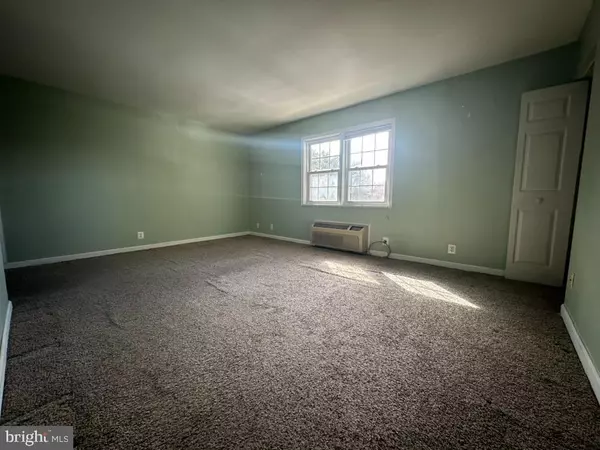 Sterling, VA 20164,306 E FURMAN DR