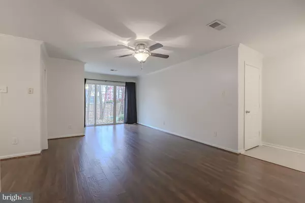 Fairfax, VA 22033,3805 GREEN RIDGE CT #101