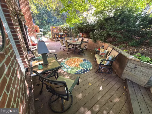 Akron, PA 17501,240 N 11TH ST