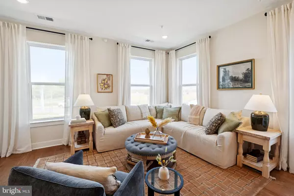 Chantilly, VA 20151,14912 DECO CIR #LOT 81