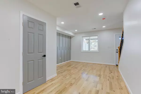 Baltimore, MD 21225,4009 8TH ST