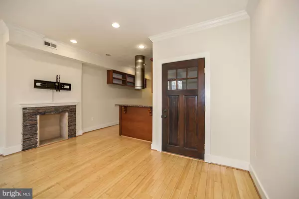 Washington, DC 20009,1126 COLUMBIA RD NW #3