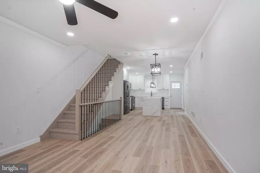 808 FERNON ST, Philadelphia, PA 19148