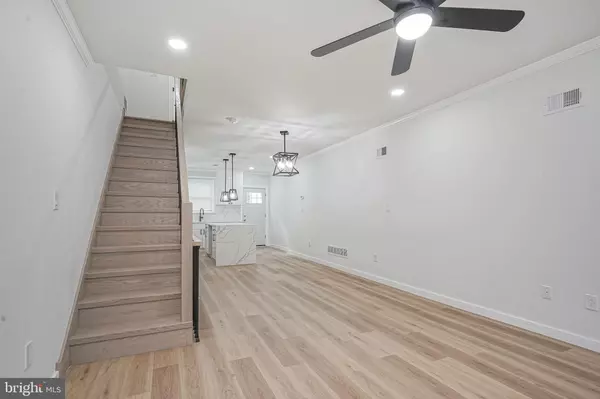 Philadelphia, PA 19148,808 FERNON ST