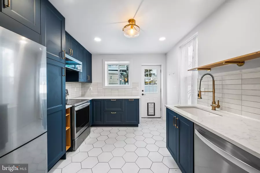 2454 AMBER ST, Philadelphia, PA 19125