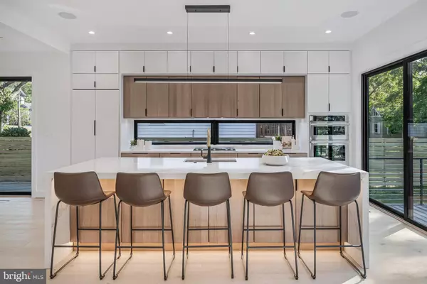 Falls Church, VA 22042,3215 COFER RD