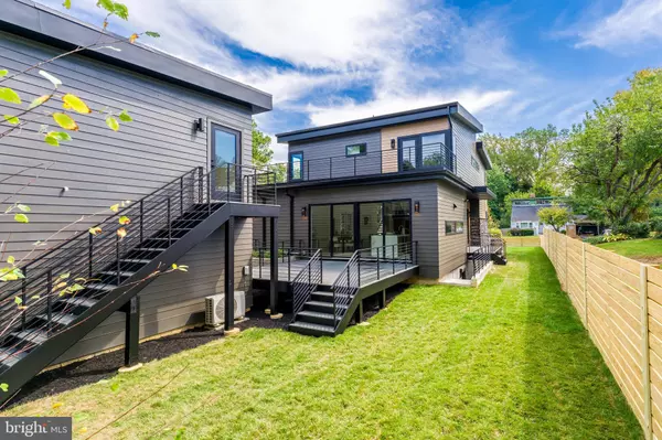 Falls Church, VA 22042,3215 COFER RD